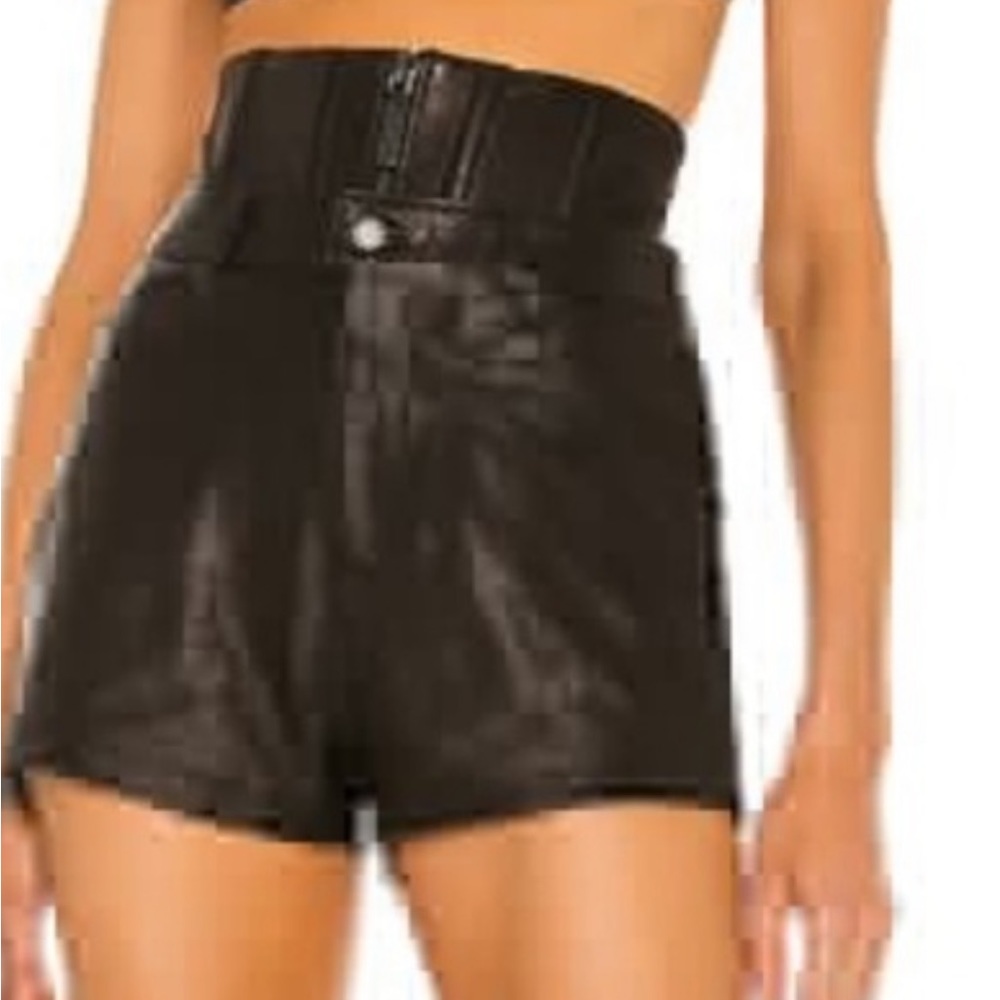 Corset Leather Shorts in Black
DUNDAS x REVOLVE
Color:Black